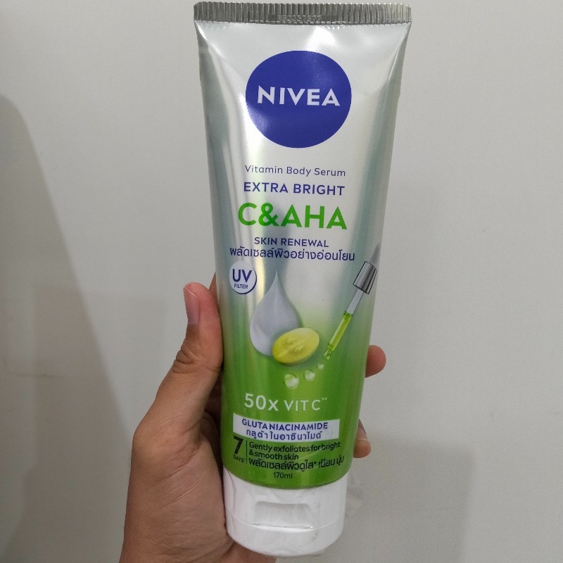 NIVEA Extra Bright C & AHA Skin Renewal